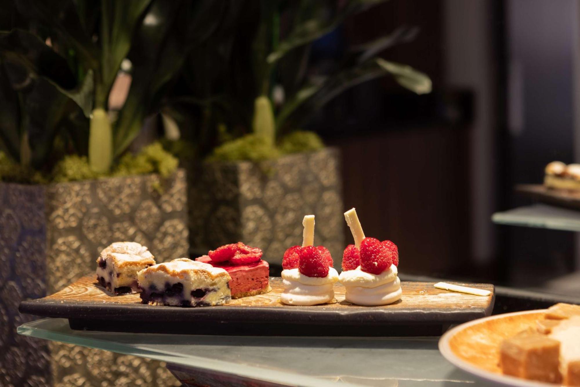 Hilton Отель 4*