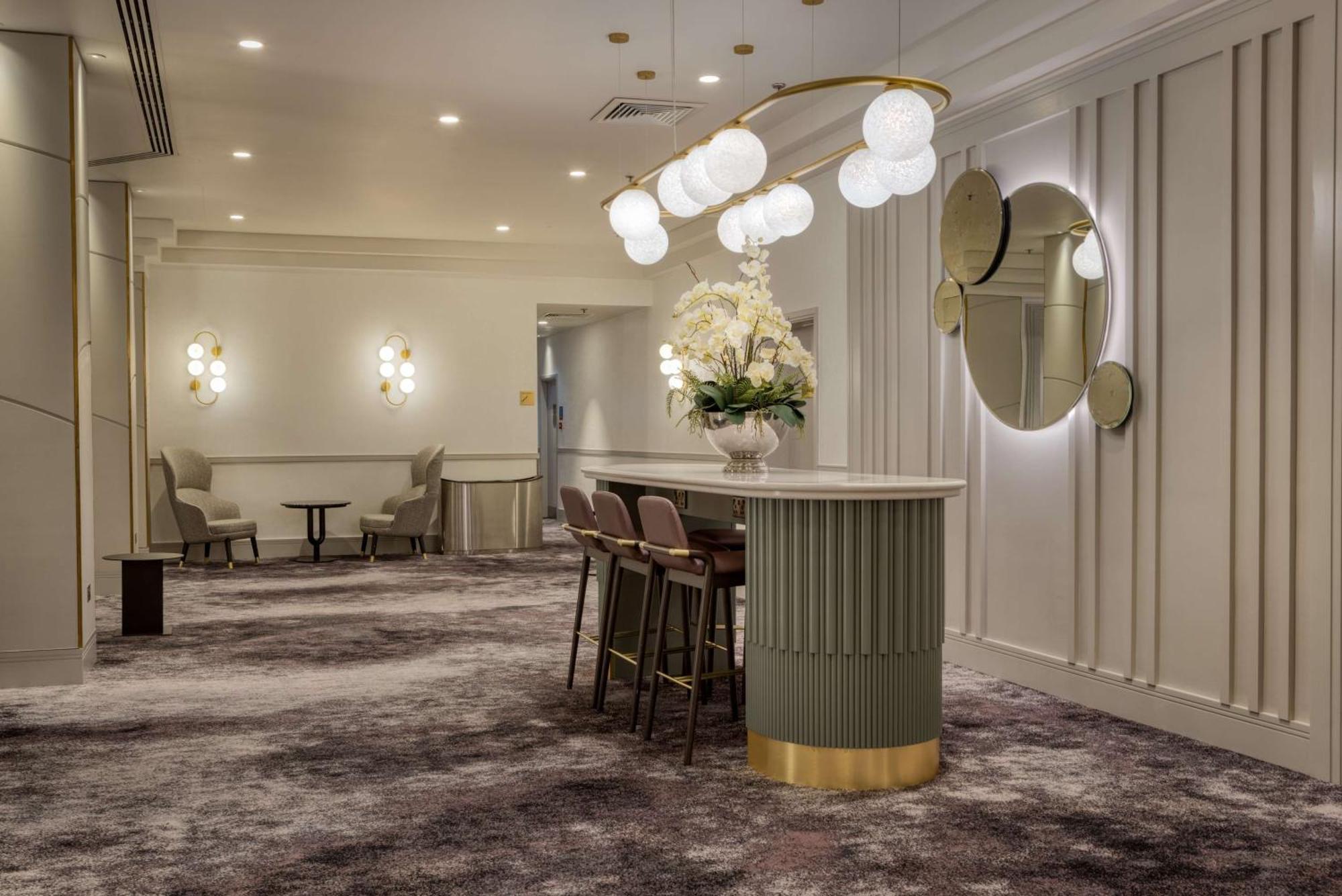 Hilton Отель 4*